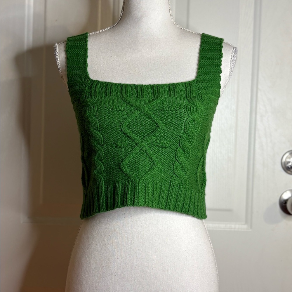 Kendall & Kylie Vibrant Green Knit Crop Top size M